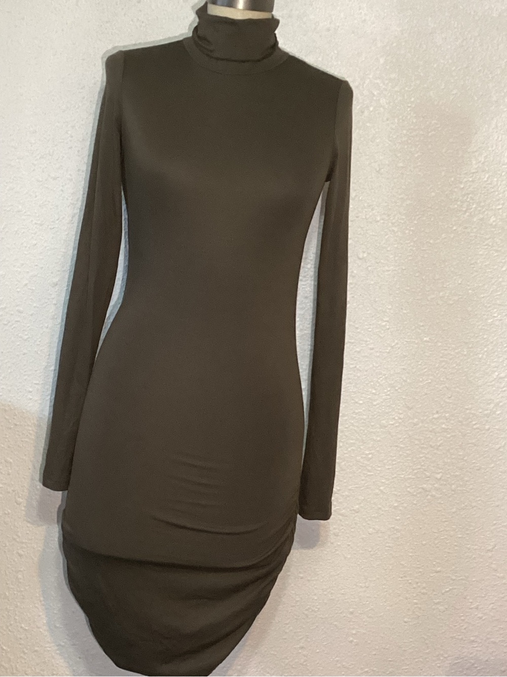 Babaton aritzia women’s Long Sleeve Olive Turtleneck Bodycon Dress size small - Picture 4 of 6